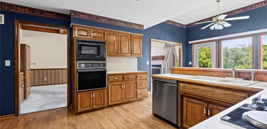 5607 N Flint Ridge Road, Kansas City, MO 64151