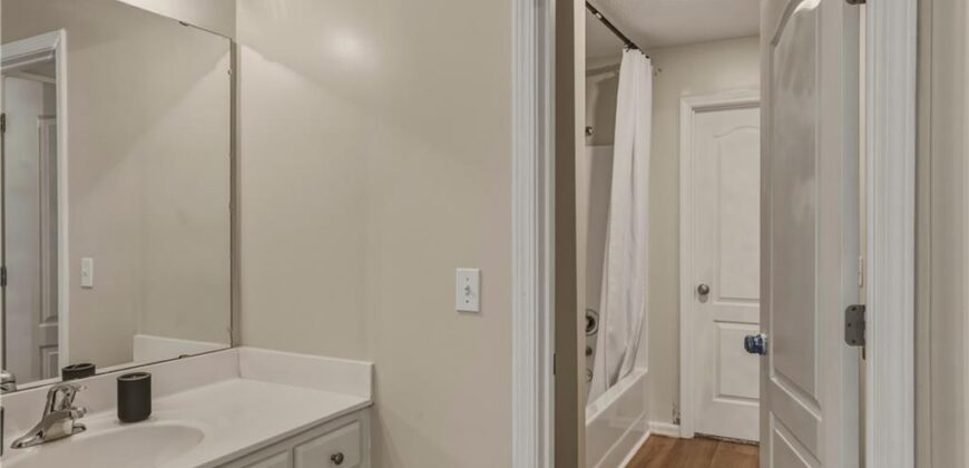 10108 NE 101st Street, Kansas City, MO 64157