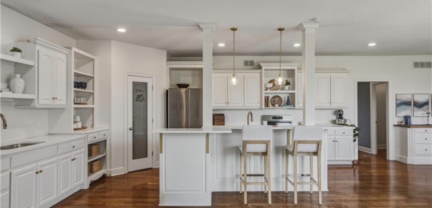 10108 NE 101st Street, Kansas City, MO 64157