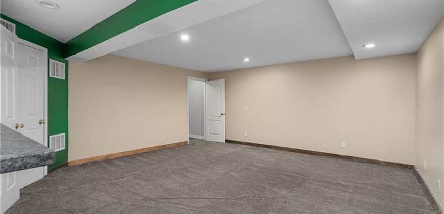 8705 N Carson Avenue, Kansas City, MO 64153
