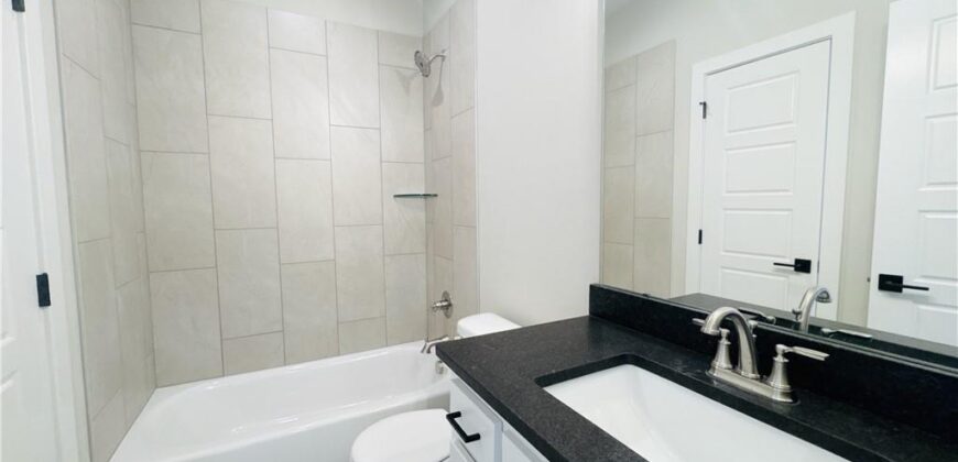 18000 N Peach Blossom Drive, Platte City, MO 64079