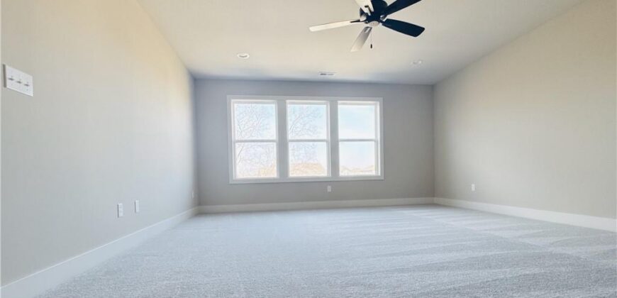 18000 N Peach Blossom Drive, Platte City, MO 64079