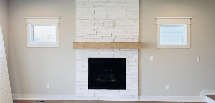 18000 N Peach Blossom Drive, Platte City, MO 64079
