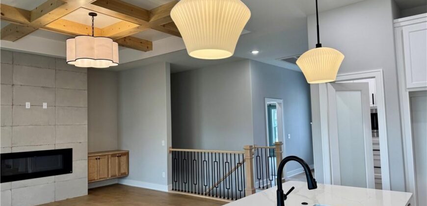 5888 NW Black Oak Court, Parkville, MO 64152