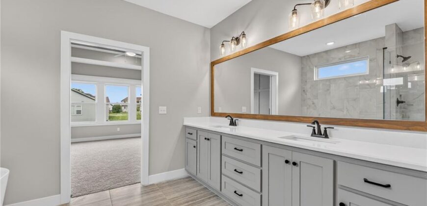 4867 NW Vicolo Dellamore Way, Riverside, MO 64150