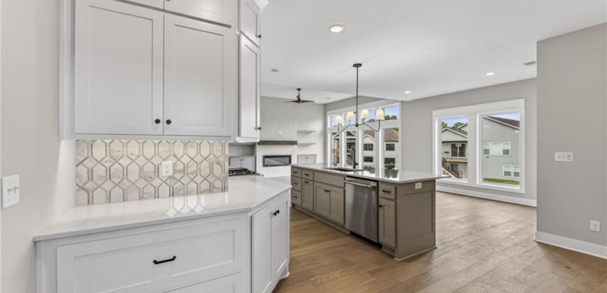 4867 NW Vicolo Dellamore Way, Riverside, MO 64150