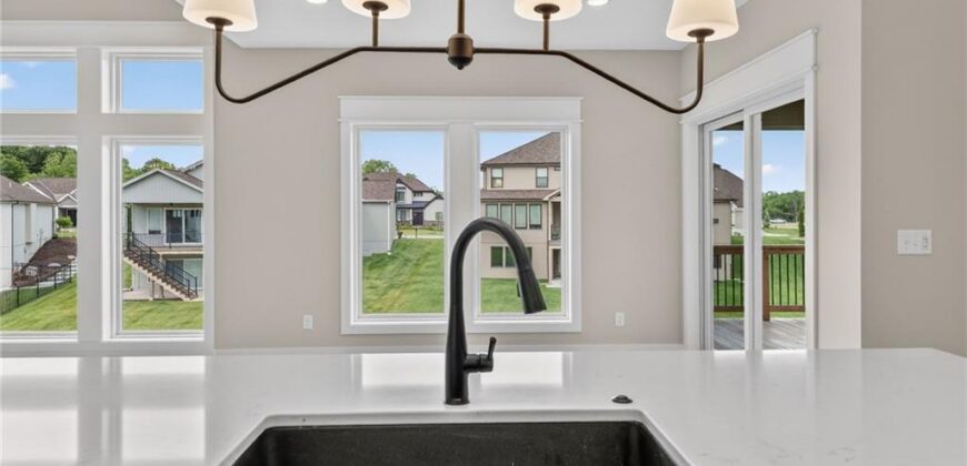 4867 NW Vicolo Dellamore Way, Riverside, MO 64150