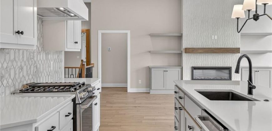 4867 NW Vicolo Dellamore Way, Riverside, MO 64150