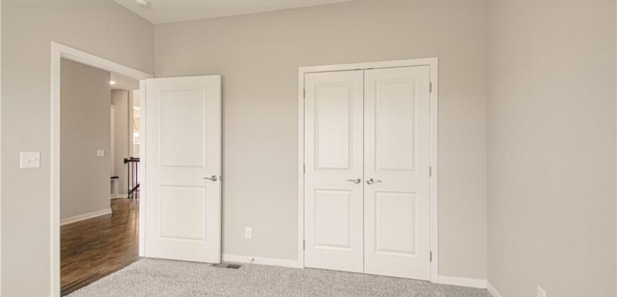 2121 Greenfield Point, Kearney, MO 64060
