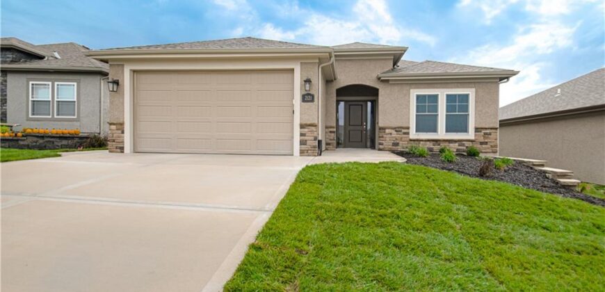2121 Greenfield Point, Kearney, MO 64060