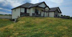 7203 92 Highway, Smithville, MO 64089
