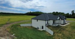 7203 92 Highway, Smithville, MO 64089