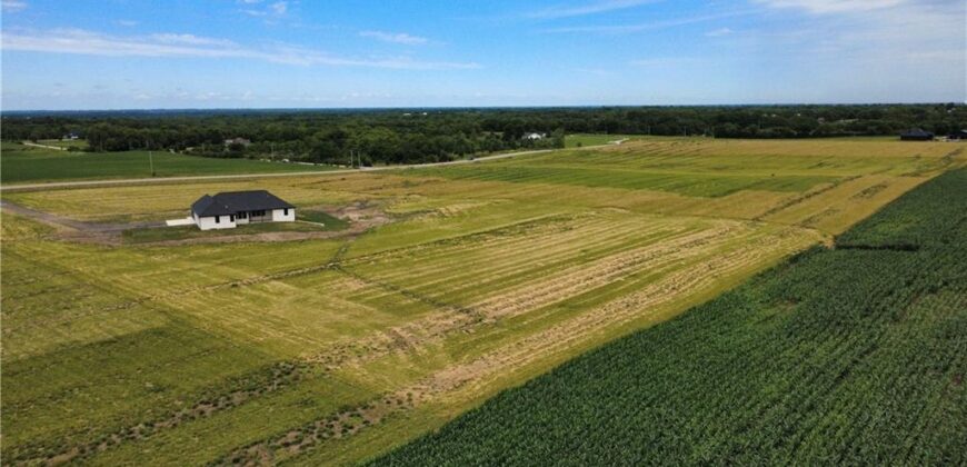 7203 92 Highway, Smithville, MO 64089