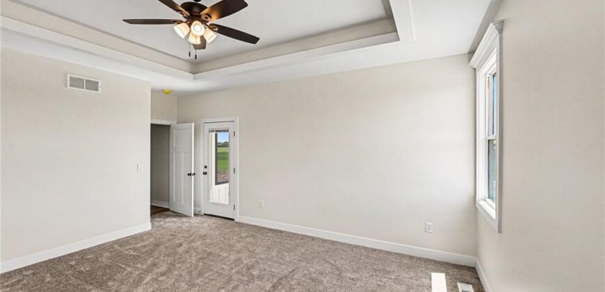 7203 92 Highway, Smithville, MO 64089