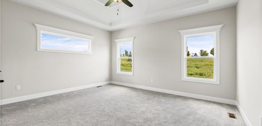 10101 N Oakland Avenue, Kansas City, MO 64157