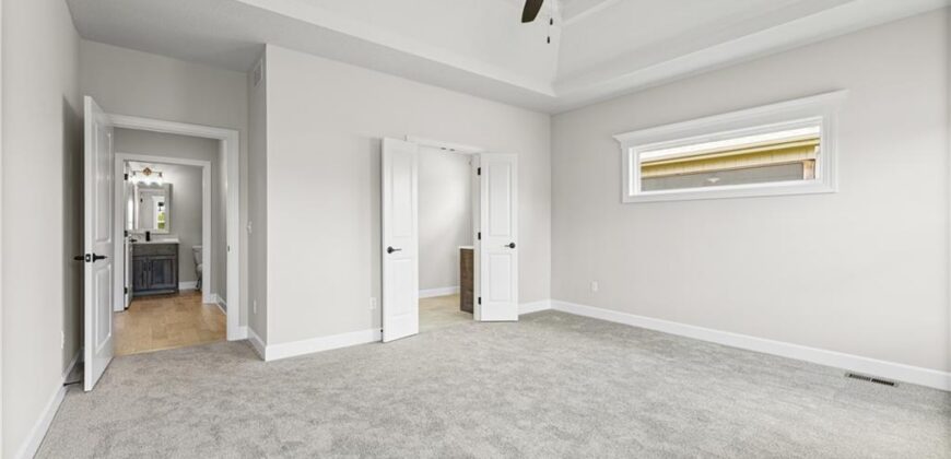 10101 N Oakland Avenue, Kansas City, MO 64157