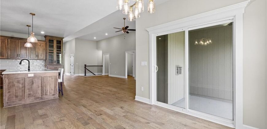 10101 N Oakland Avenue, Kansas City, MO 64157