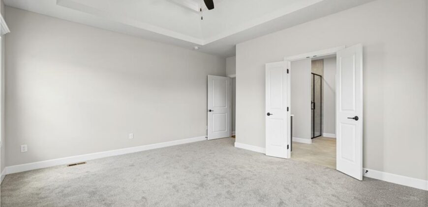 10101 N Oakland Avenue, Kansas City, MO 64157