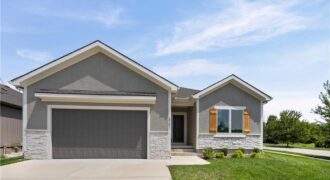 10101 N Oakland Avenue, Kansas City, MO 64157