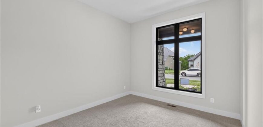 5807 N Lucerne Avenue, Kansas City, MO 64151
