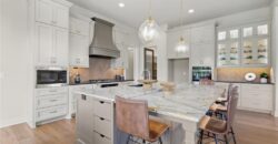 8625 Westridge Court, Parkville, MO 64152