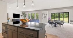 8625 Westridge Court, Parkville, MO 64152