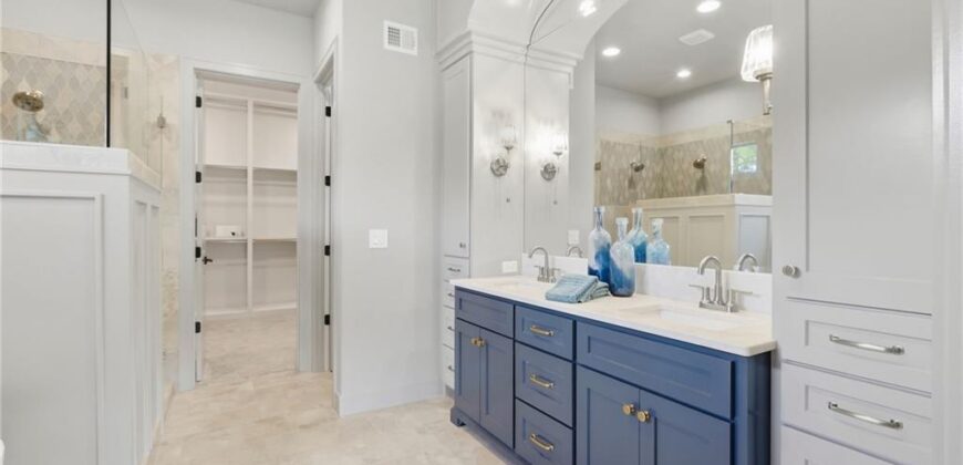 8625 Westridge Court, Parkville, MO 64152