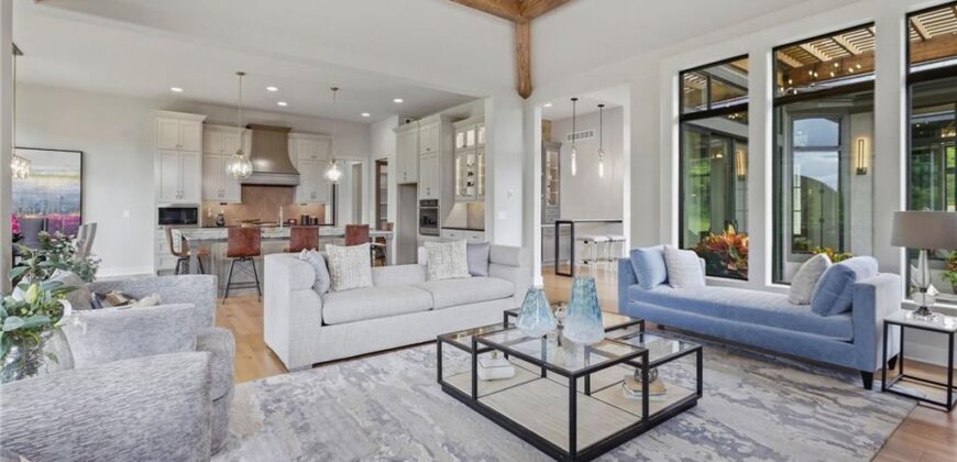 8625 Westridge Court, Parkville, MO 64152