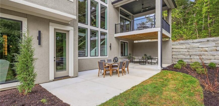 5831 Lentz Drive, Parkville, MO 64152