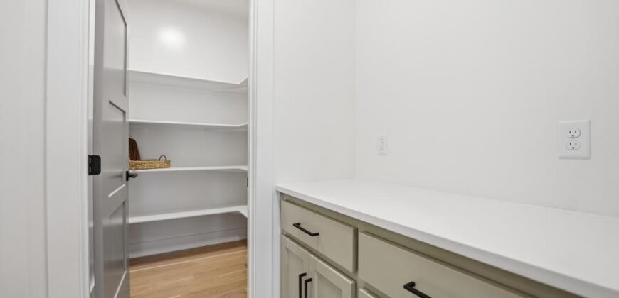 8415 NW 90th Street, Kansas City, MO 64153