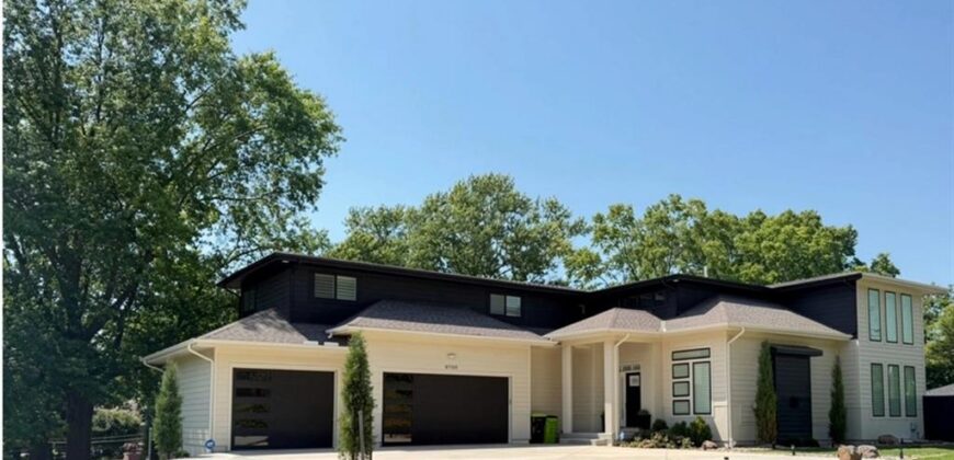 9702 NW 75th Street, Weatherby Lake, MO 64152