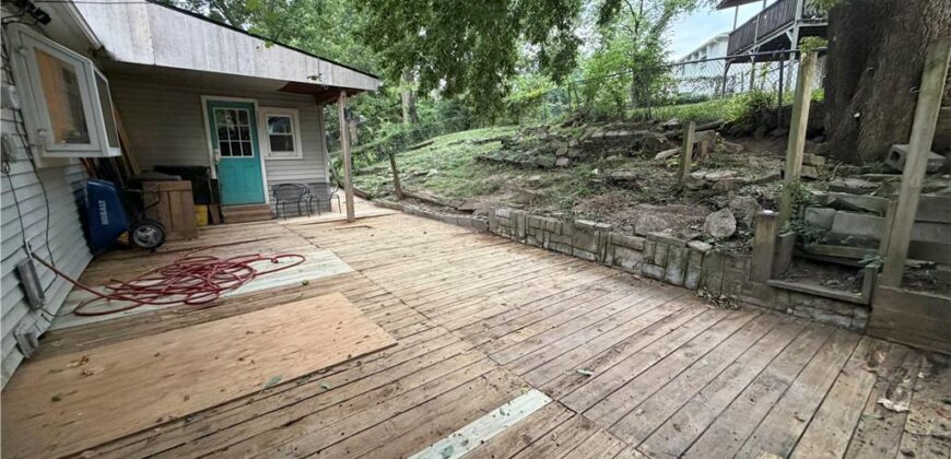 4515 N Troost Avenue, Kansas City, MO 64116
