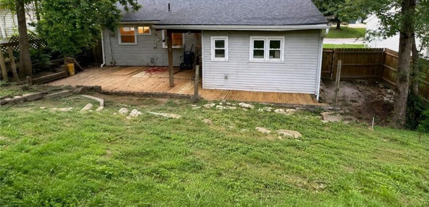 4515 N Troost Avenue, Kansas City, MO 64116
