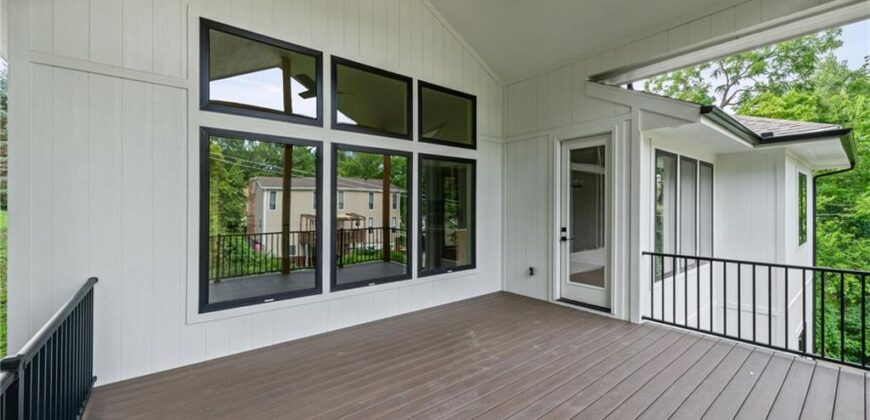 10410 River Hills Drive, Parkville, MO 64152