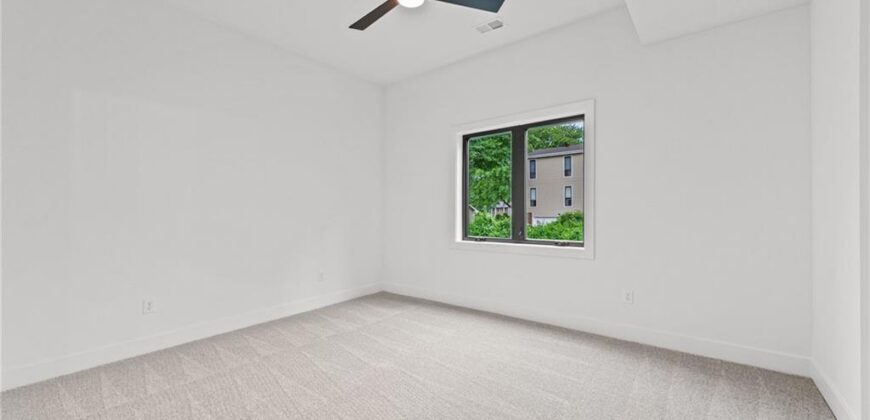 10410 River Hills Drive, Parkville, MO 64152