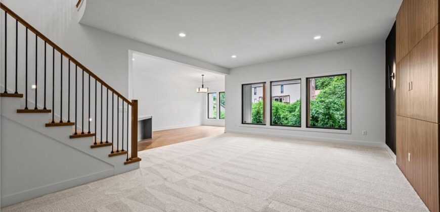 10410 River Hills Drive, Parkville, MO 64152
