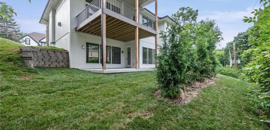 10410 River Hills Drive, Parkville, MO 64152