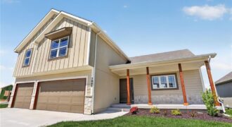 7045 NW Yulich Court, Parkville, MO 64152