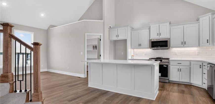 7045 NW Yulich Court, Parkville, MO 64152