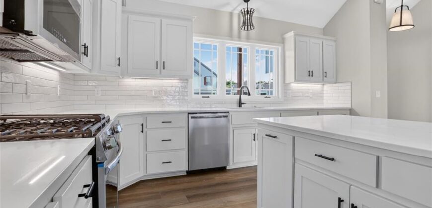 7045 NW Yulich Court, Parkville, MO 64152