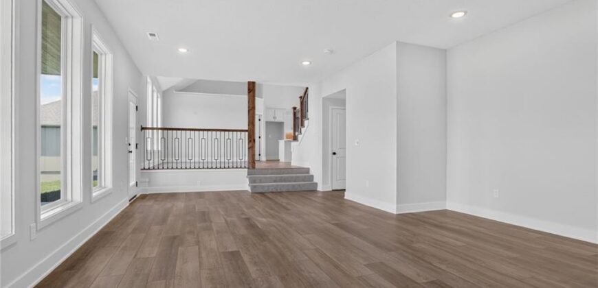 7045 NW Yulich Court, Parkville, MO 64152