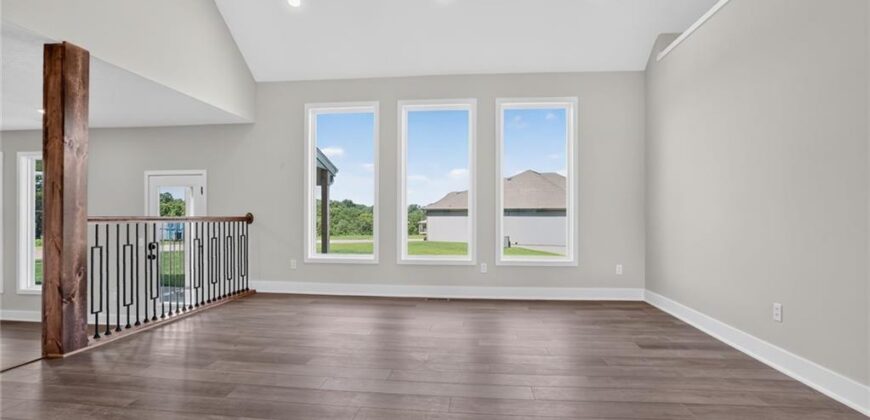 7045 NW Yulich Court, Parkville, MO 64152