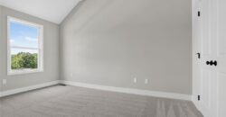 7045 NW Yulich Court, Parkville, MO 64152