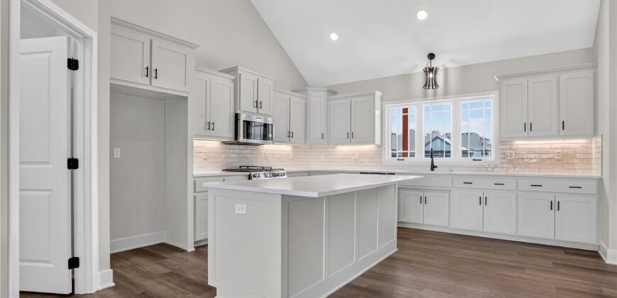 7045 NW Yulich Court, Parkville, MO 64152