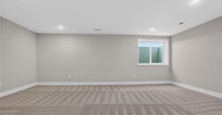 7045 NW Yulich Court, Parkville, MO 64152