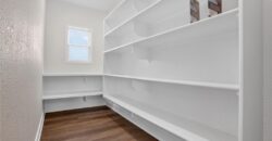 7045 NW Yulich Court, Parkville, MO 64152