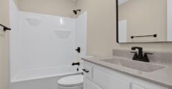 7045 NW Yulich Court, Parkville, MO 64152
