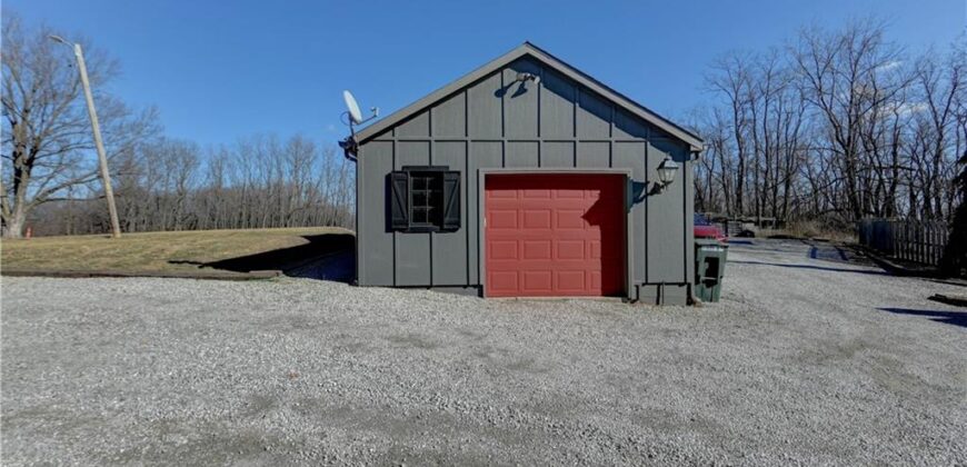 6121 NW Klamm Road, Kansas City, MO 64152
