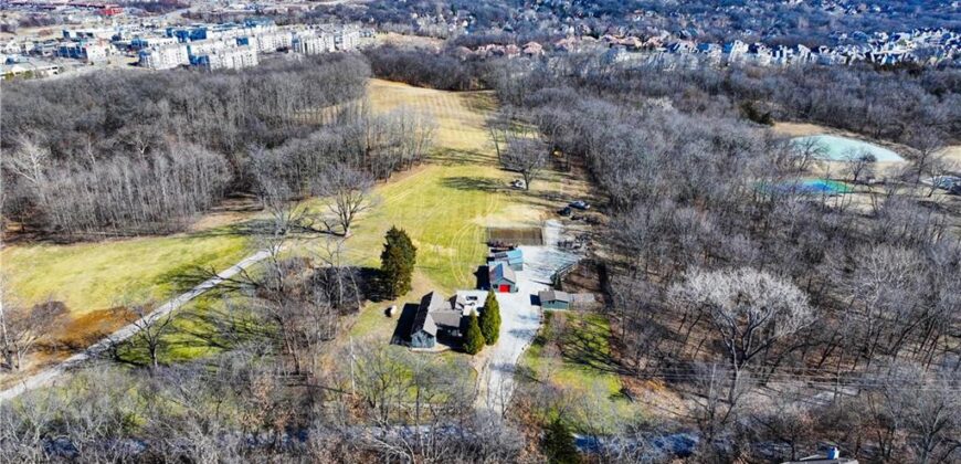 6121 NW Klamm Road, Kansas City, MO 64152