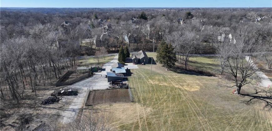 6121 NW Klamm Road, Kansas City, MO 64152